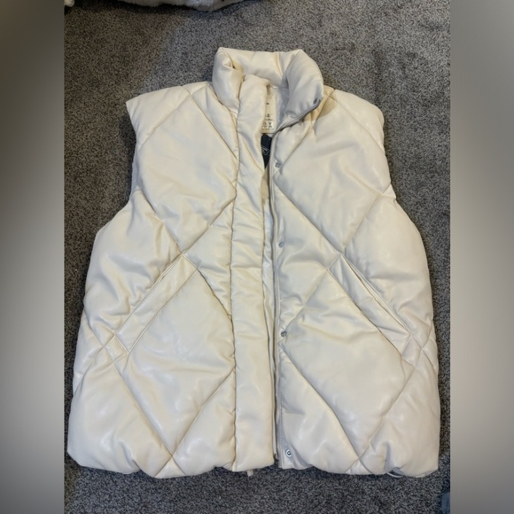 Abercrombie Oversized Puffer Vest